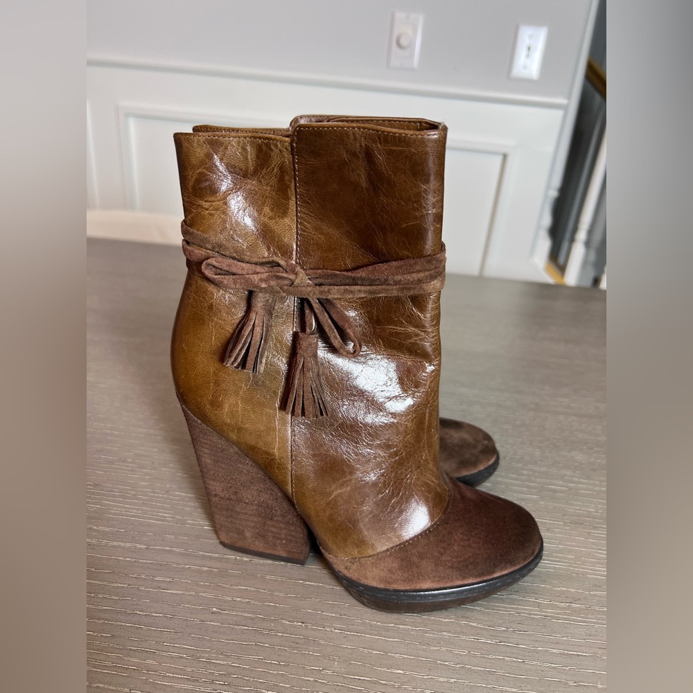 Hinge Brown Leather Heeled Boots with Tassel